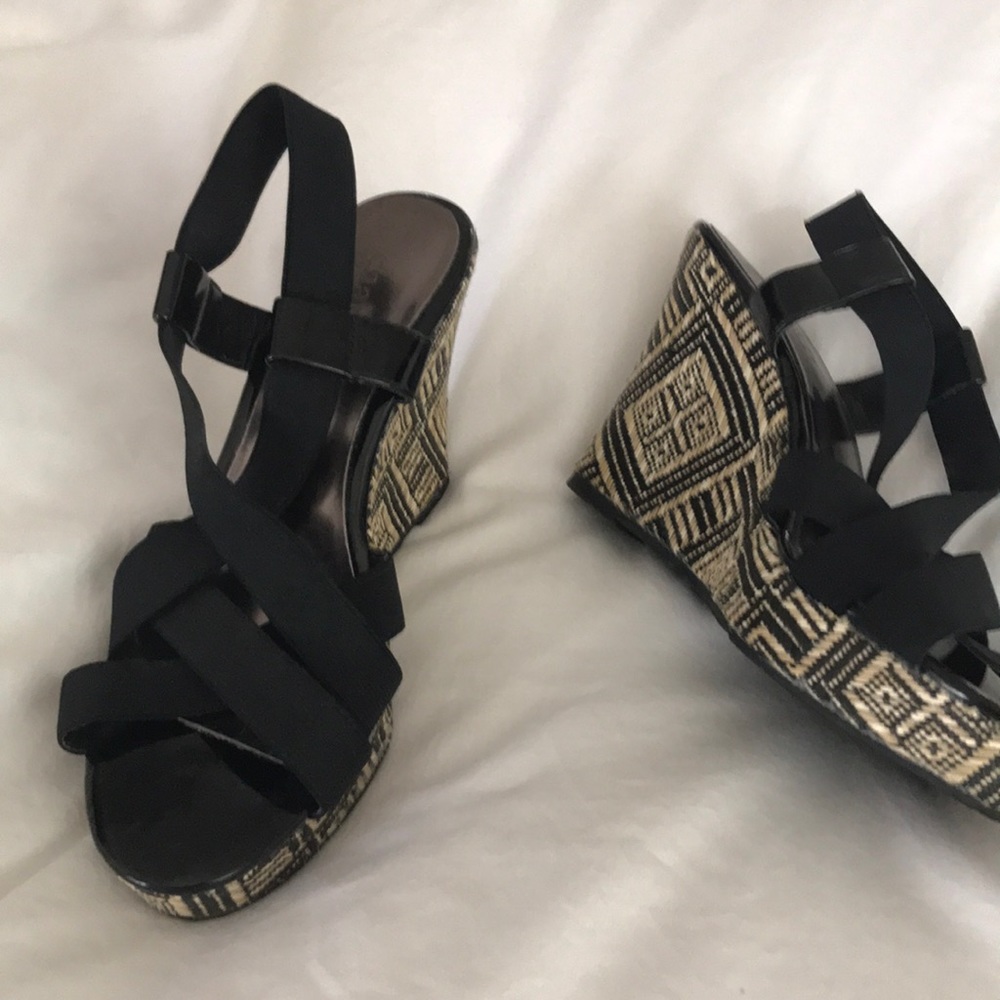 Size 6 Charles David wedges